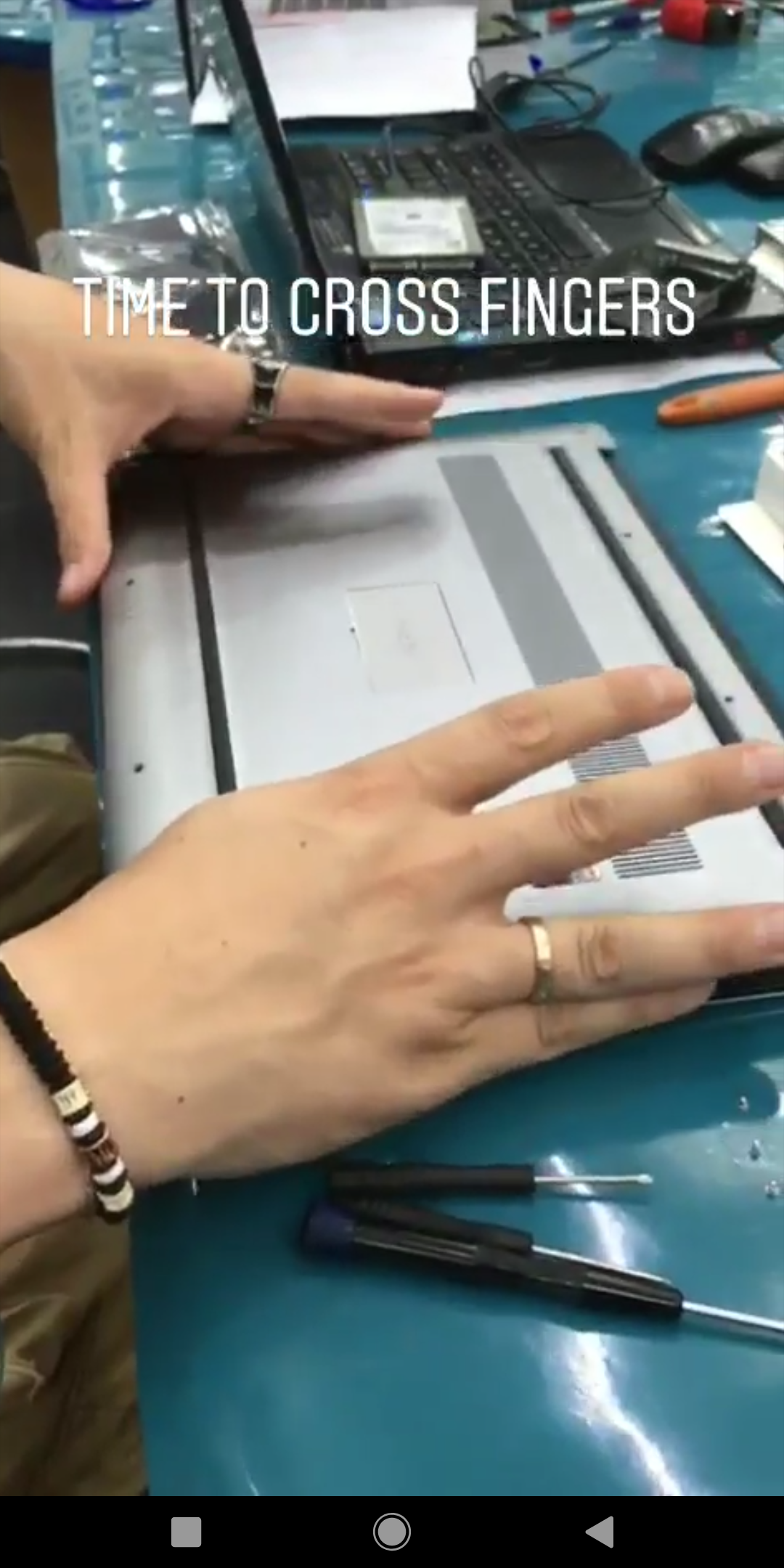 Momento di incrociare le dita