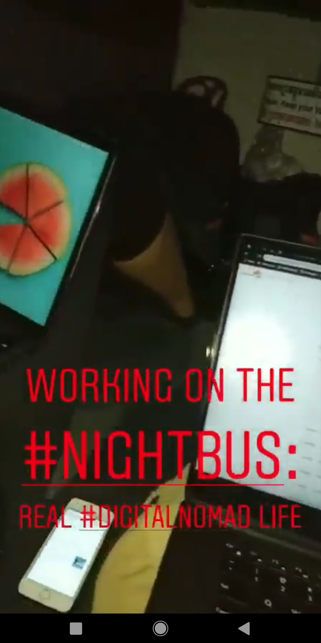 Un autobus notturno cambogiano